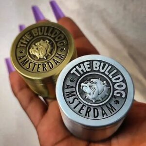 <a href="https://www.happylionsmokeshop.com/categoria/420/grinders/" style="color: White">Grinders</a>