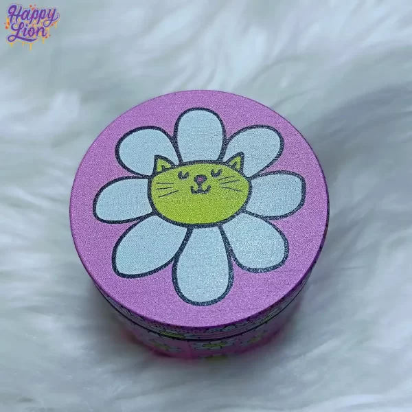 Cat in flowers grinder 5cm - Imagen 2