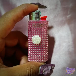 Bic in bright white roses