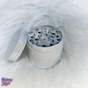 White iridescent grinder 4cm